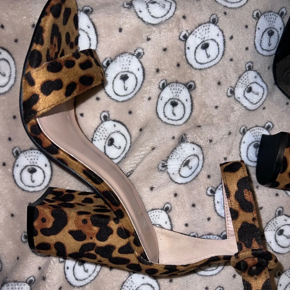 Heels - Picture 2 of 2